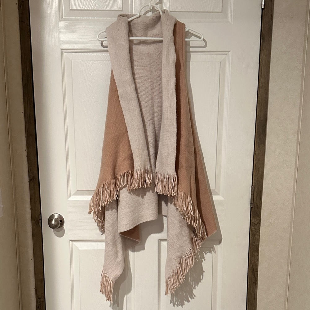 Chic Fringe Trim Poncho in Cream and Tan